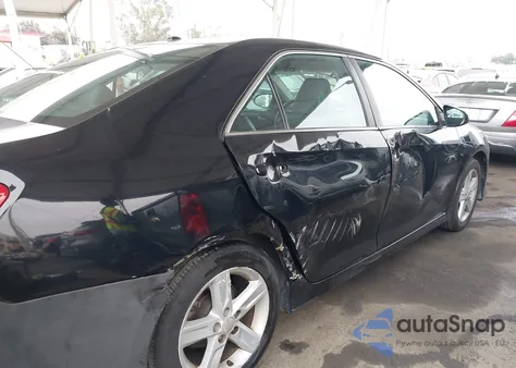 2012 Toyota Camry Se z USA, uszkodzony, nr VIN 4T1BF1FK5CU608854